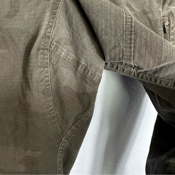 Vuori Men’s Camo Ripstop Cotton Distressed Pants - Picture 4 of 9